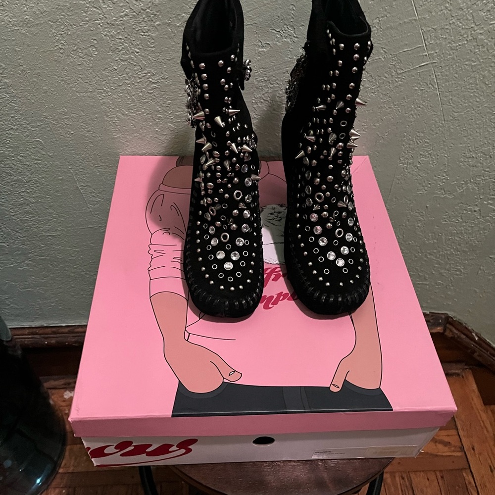 Jeffrey Campbell Neomie Black Suede Studded Bootie SUPER CUTE! - Picture 4 of 15